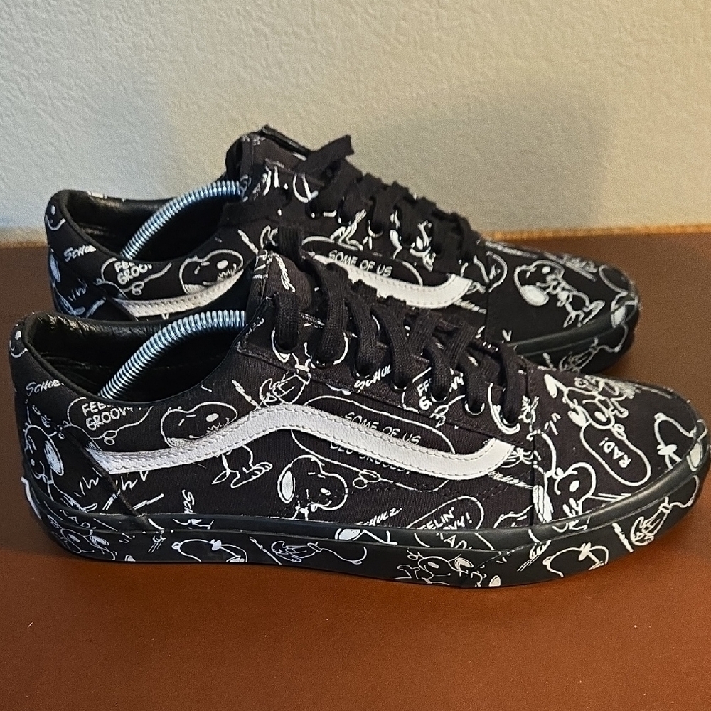 Vintage Vans‎ Black and White 2017 Peanuts Cartoon Print Sneakers - Picture 4 of 10